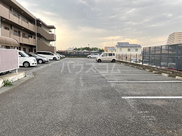 26/30 駐車場