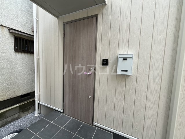 13/30 玄関