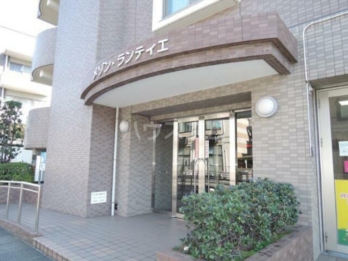 18/24 エントランス