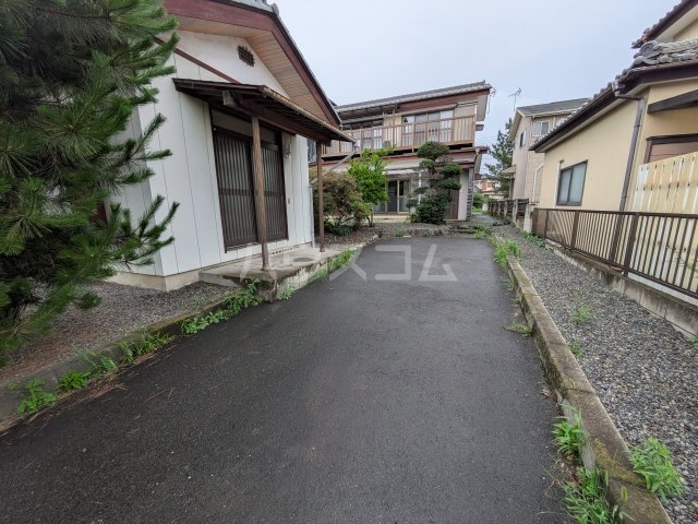 2/3 駐車場