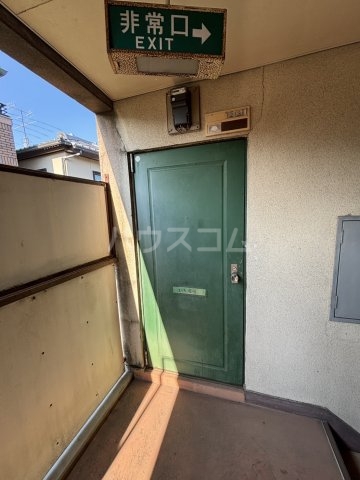 15/28 玄関
