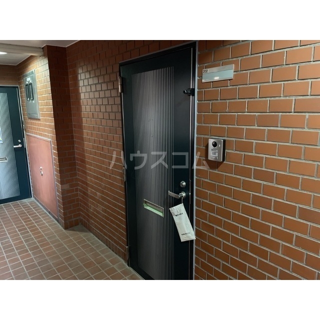 21/30 エントランス