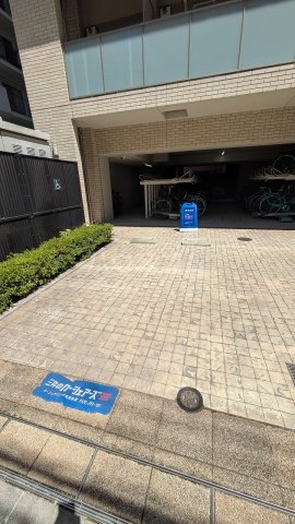 23/30 駐車場