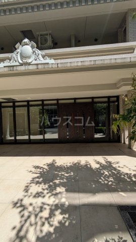 22/30 エントランス
