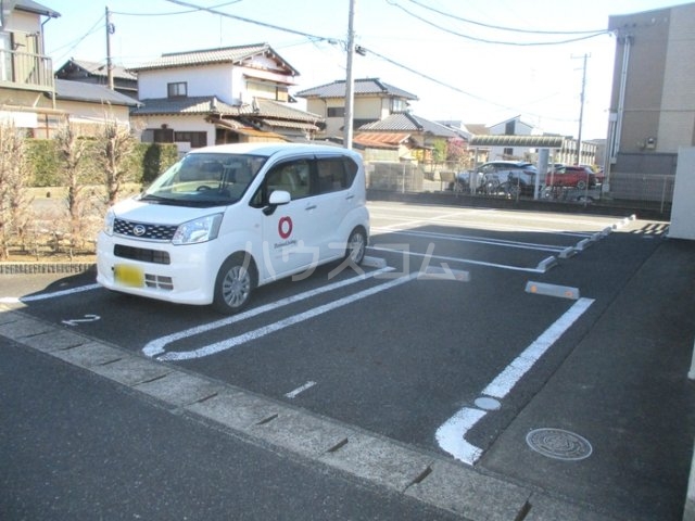 16/16 駐車場