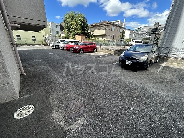 26/30 駐車場