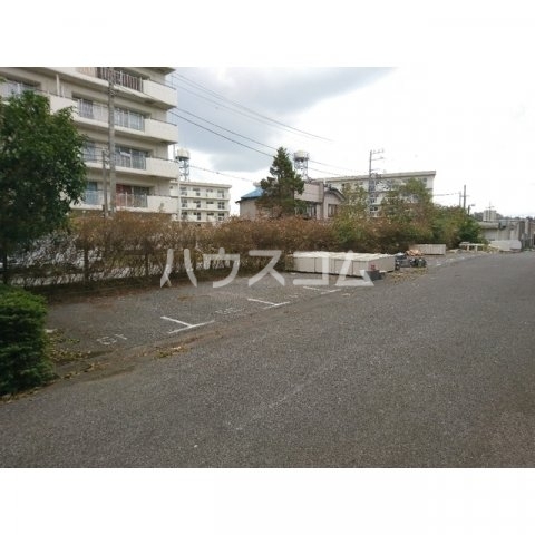 23/30 駐車場