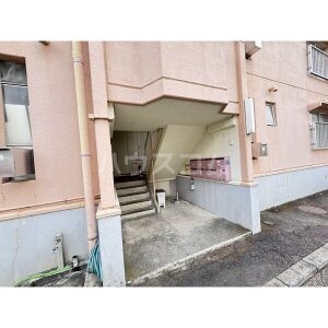 16/20 駐車場