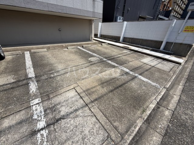22/30 駐車場