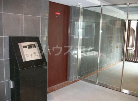 4/4 エントランス