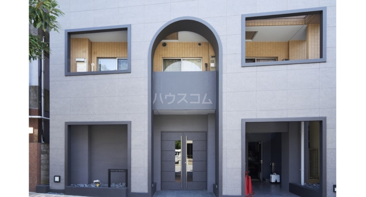22/30 エントランス