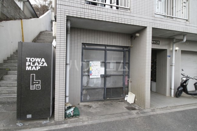 18/24 エントランス
