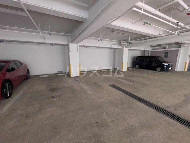 26/30 駐車場