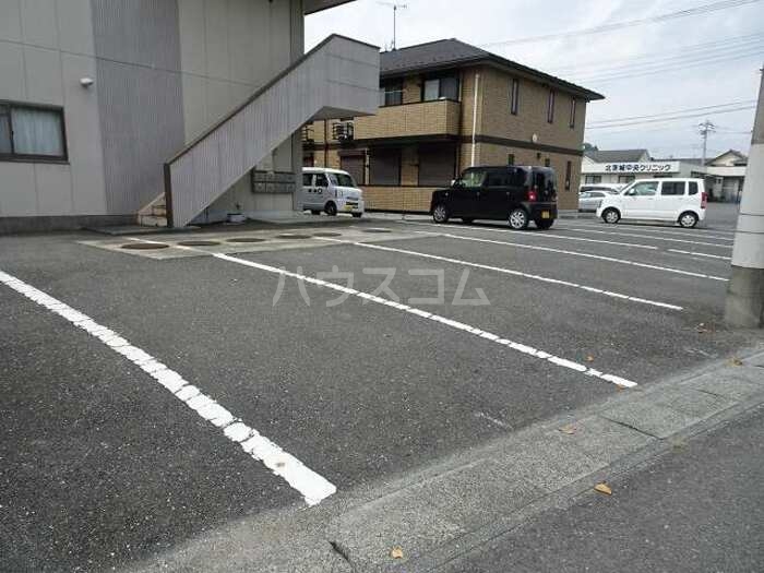 2/4 駐車場