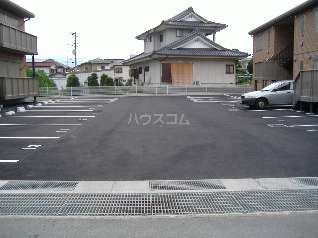 2/4 駐車場