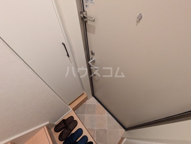 13/29 玄関