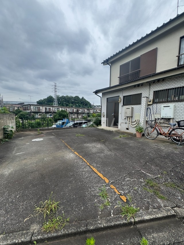 27/30 駐車場