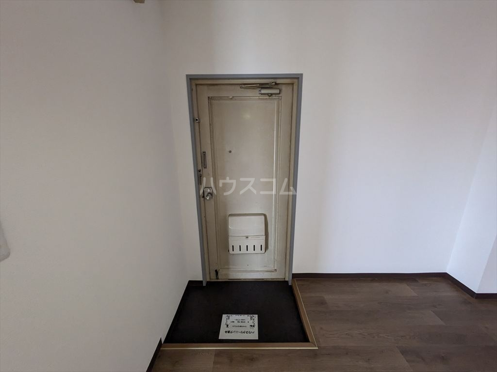 14/30 玄関