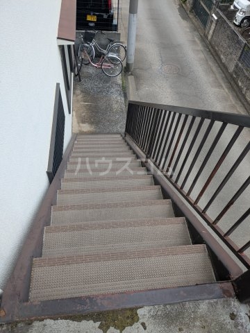 22/30 エントランス