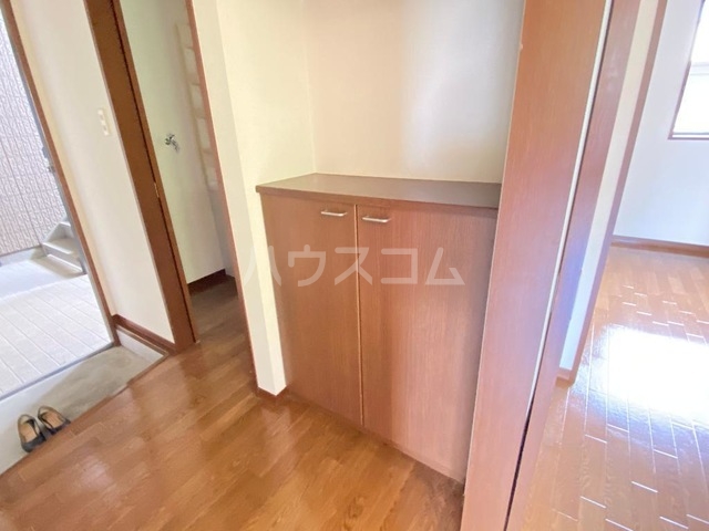 16/30 玄関