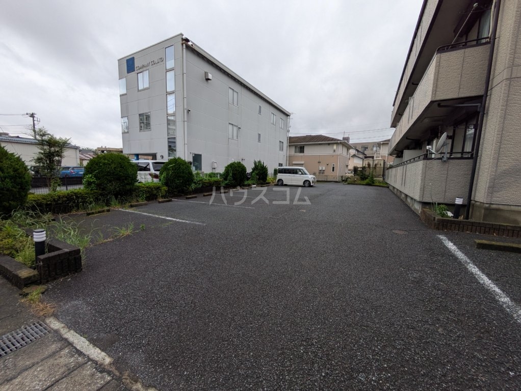 17/22 駐車場