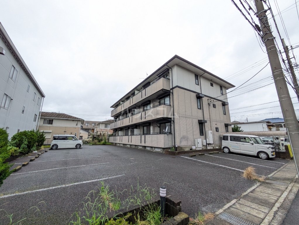 18/22 駐車場