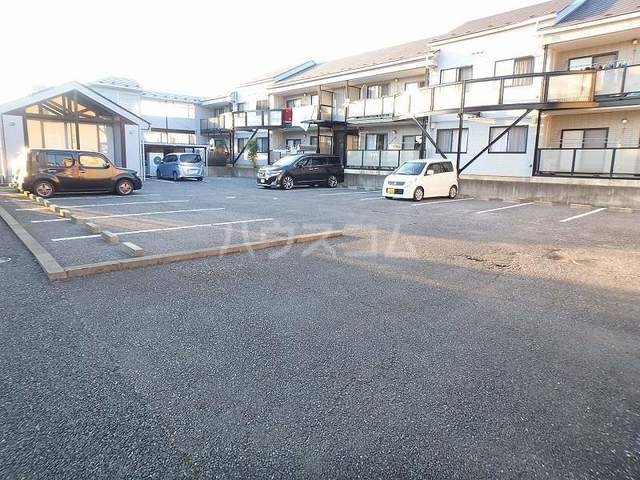 16/25 駐車場