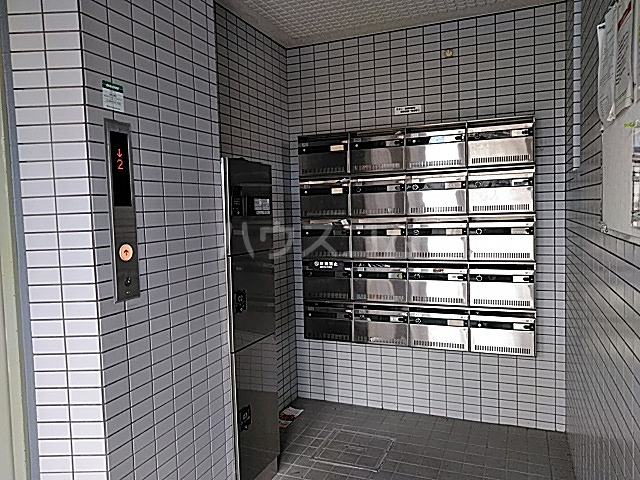 2/4 エントランス