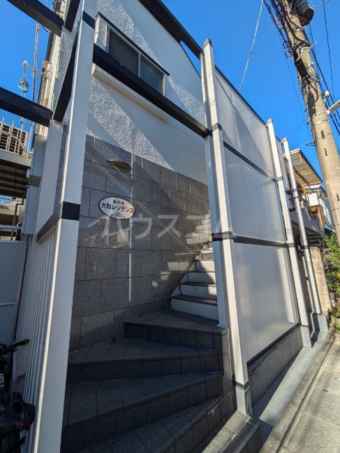 23/24 エントランス
