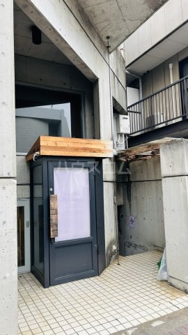 29/30 エントランス