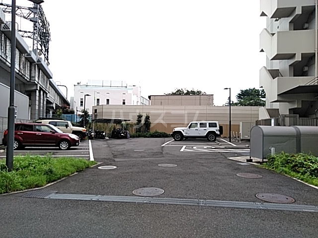 23/30 駐車場