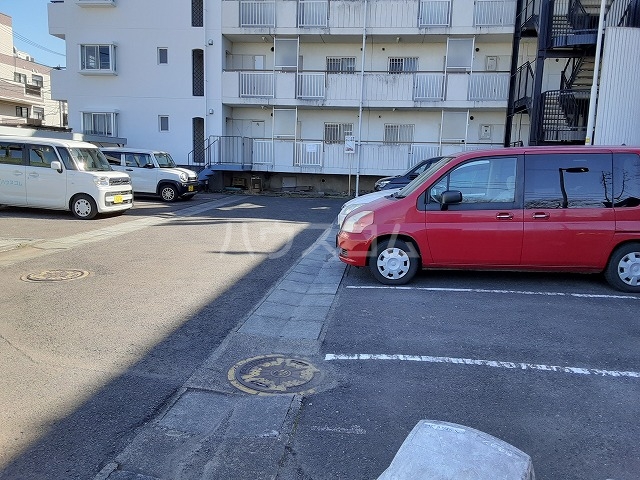 26/27 駐車場