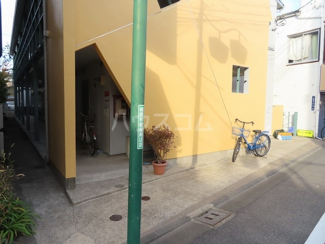 2/2 エントランス