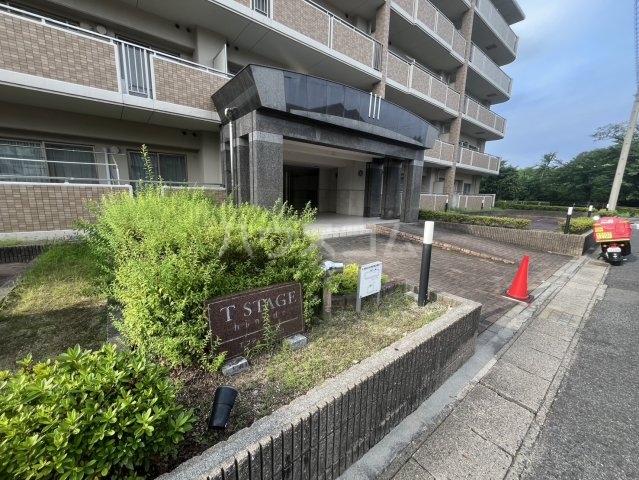 2/4 エントランス