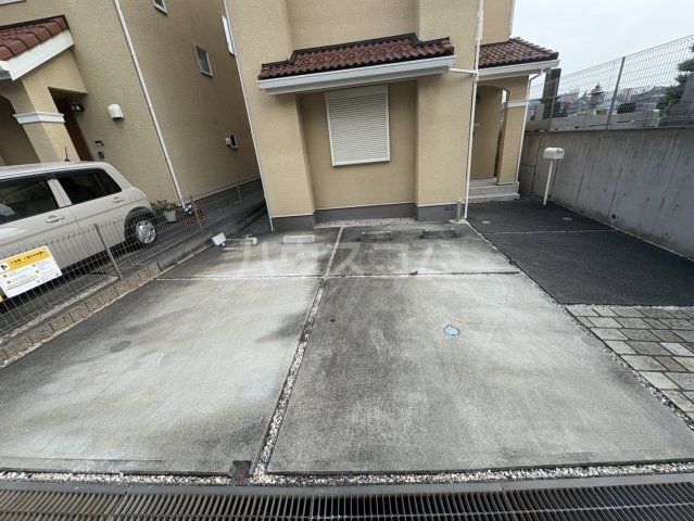 25/30 駐車場