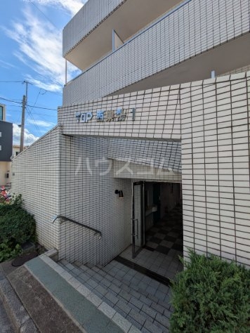 25/30 エントランス