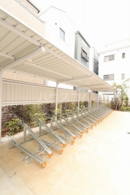 18/28 駐車場