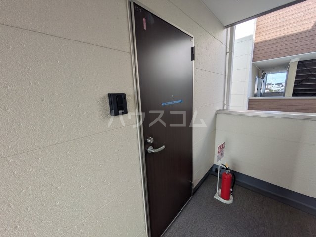 13/30 玄関