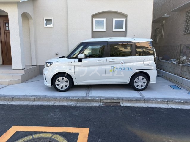 27/30 駐車場