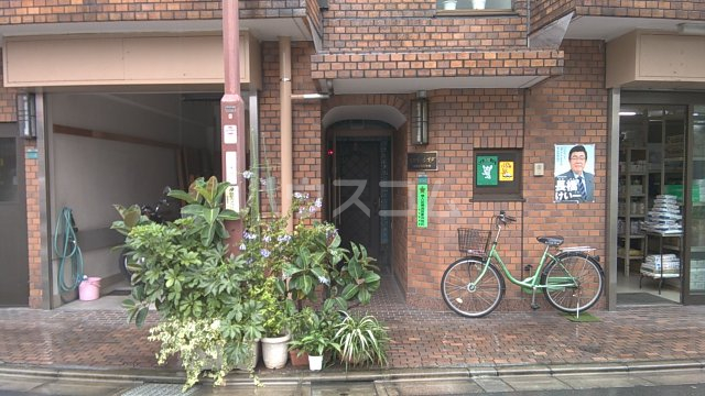 20/29 エントランス