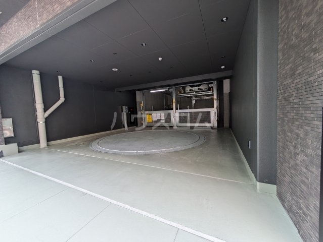27/30 駐車場