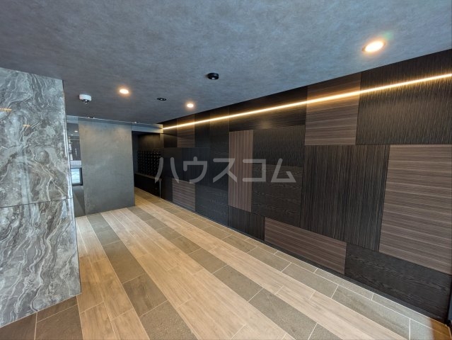 20/30 エントランス