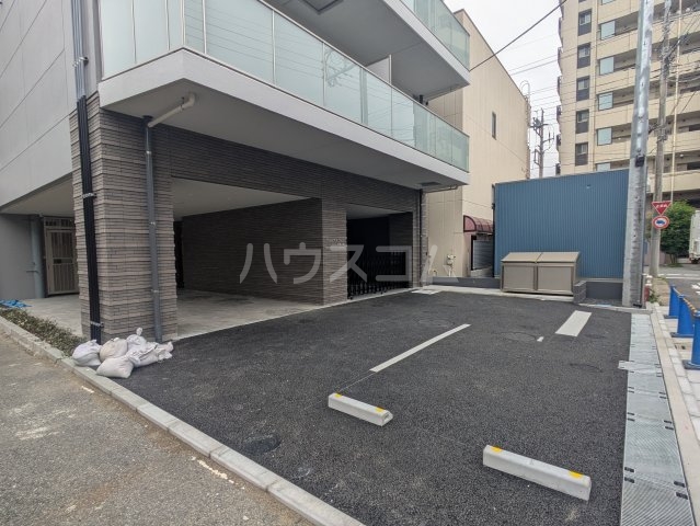 13/22 駐車場