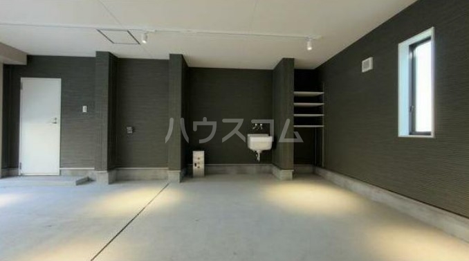 16/20 駐車場