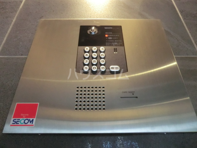 23/29 エントランス