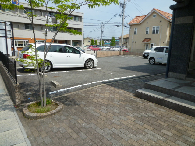 22/27 駐車場