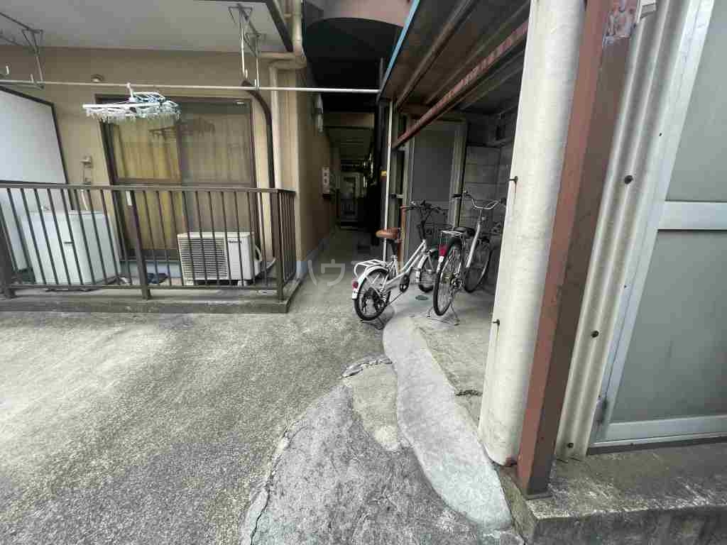 21/28 エントランス