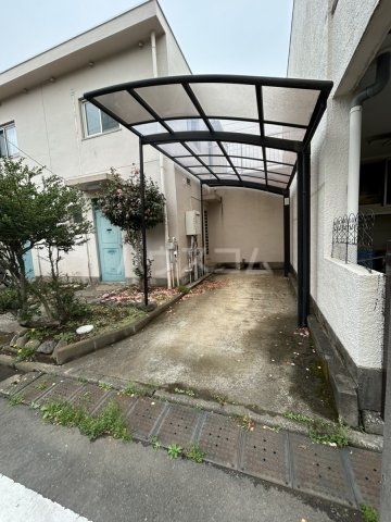 23/30 駐車場