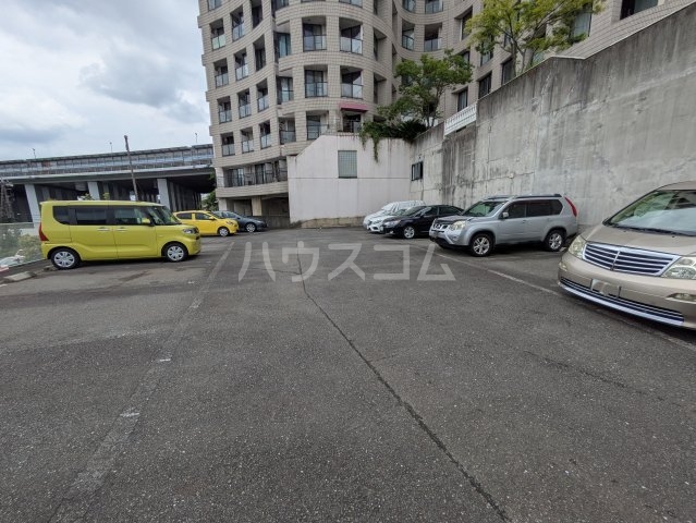 24/29 駐車場