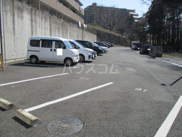 2/3 駐車場